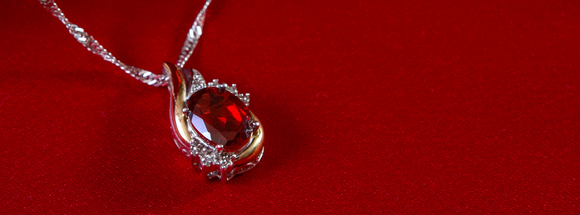 Birthstone Jewelry: A Personalized Gift Idea