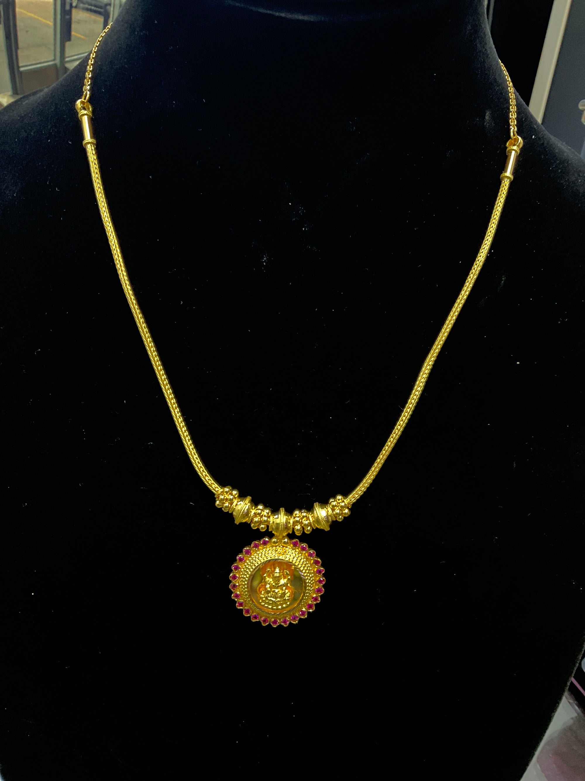 22K Necklace 2605781