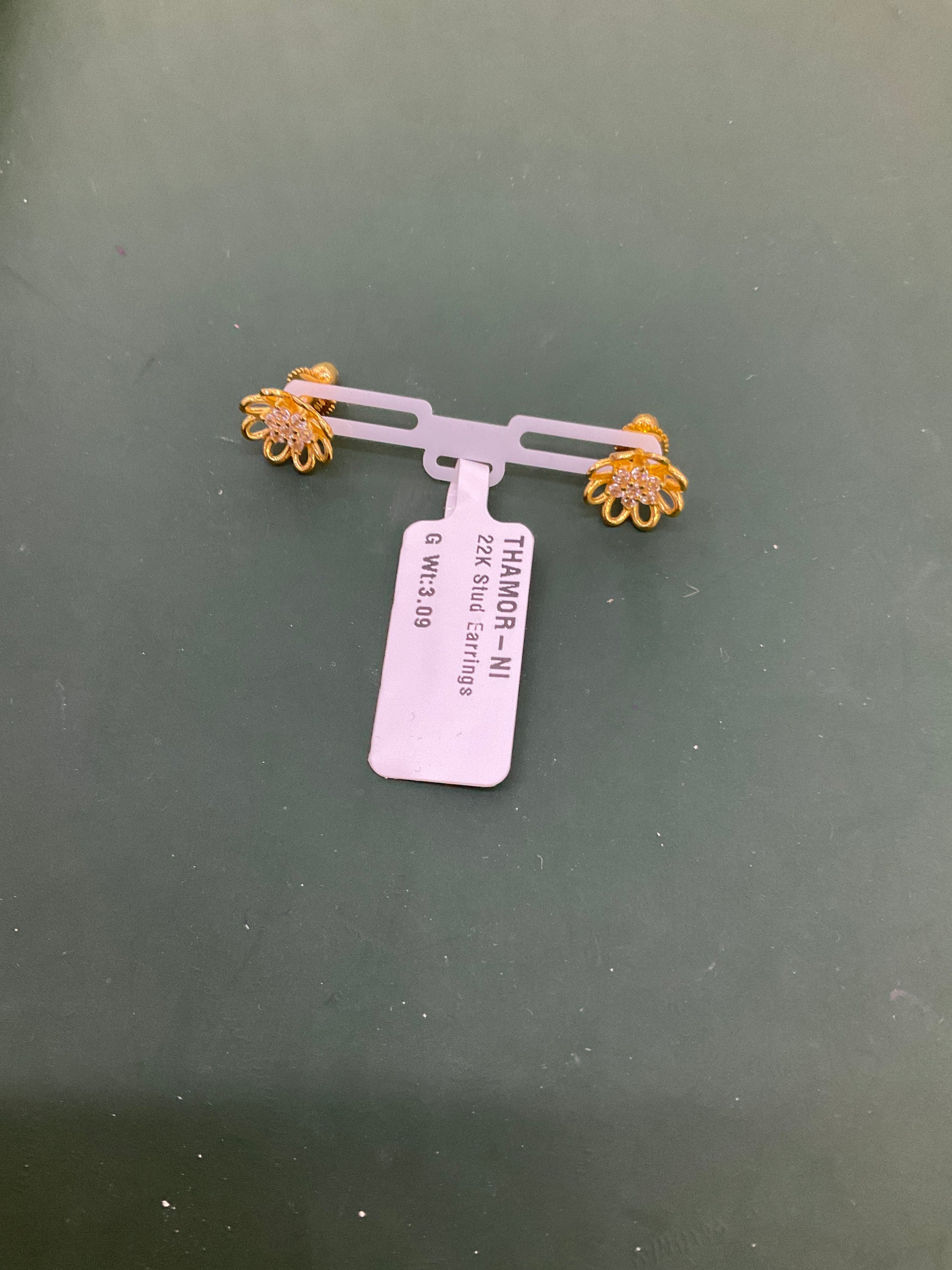 22K Earring 1802658