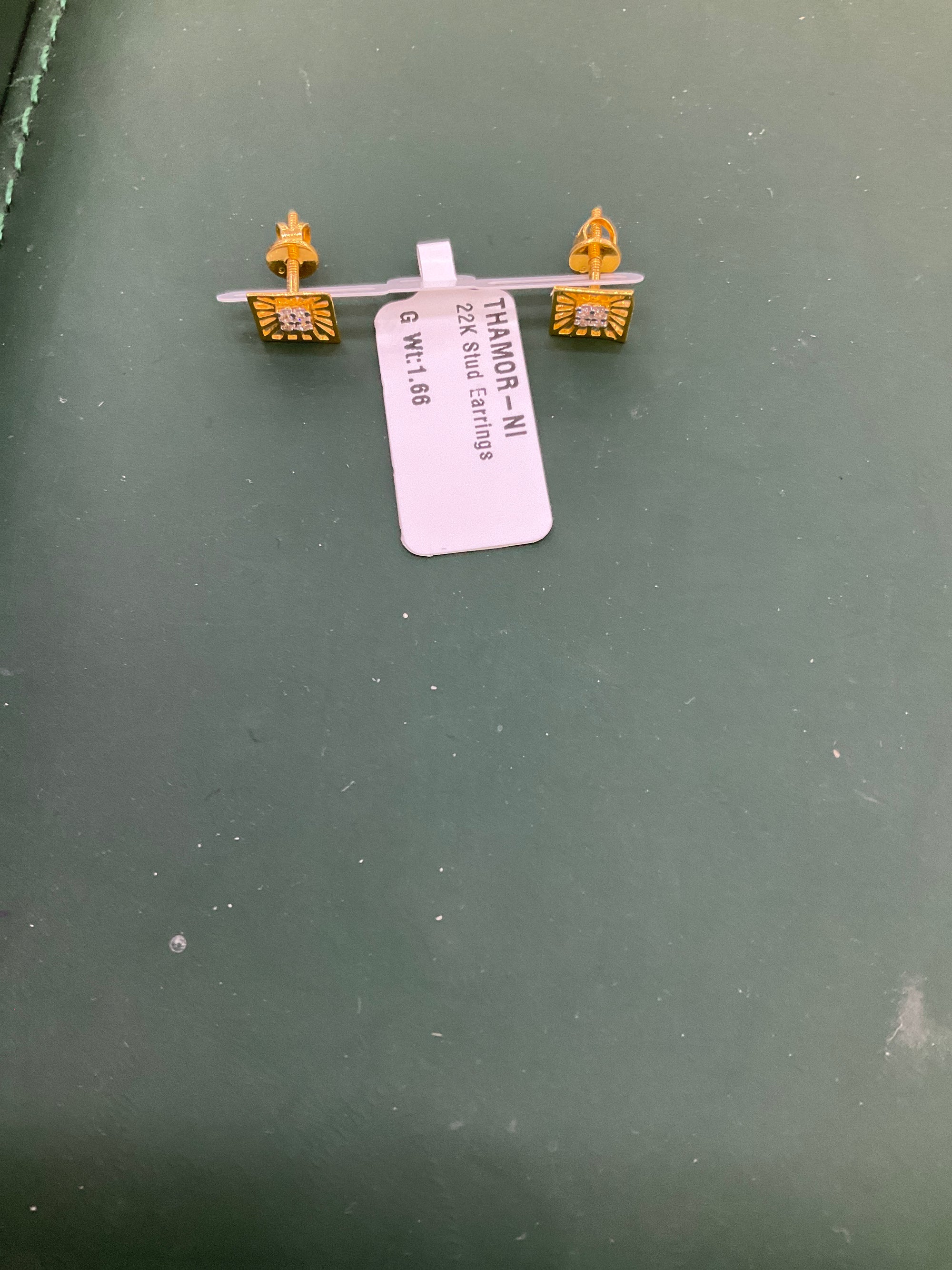 22K Earring 1802654
