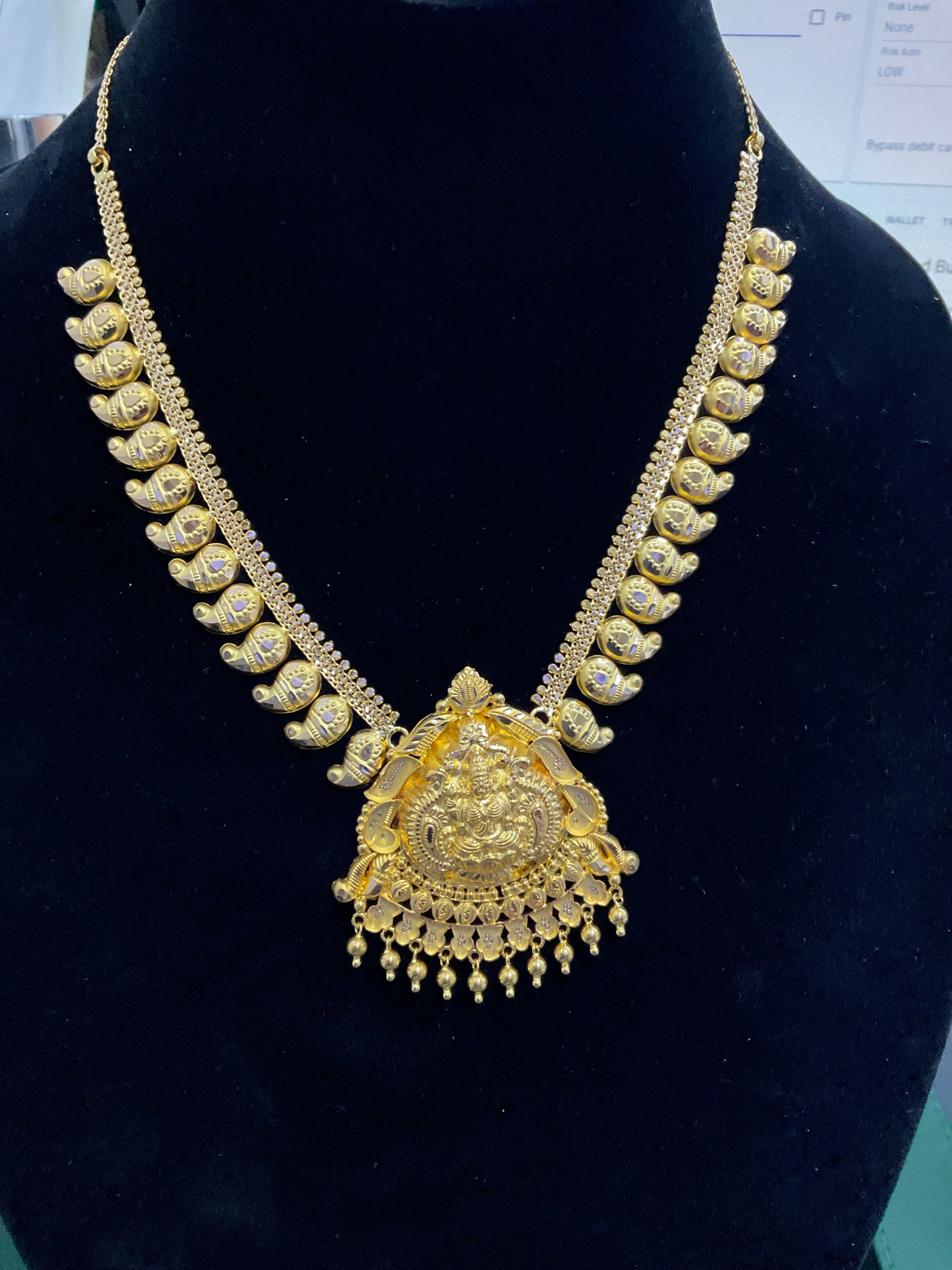 22K Necklace 2605482