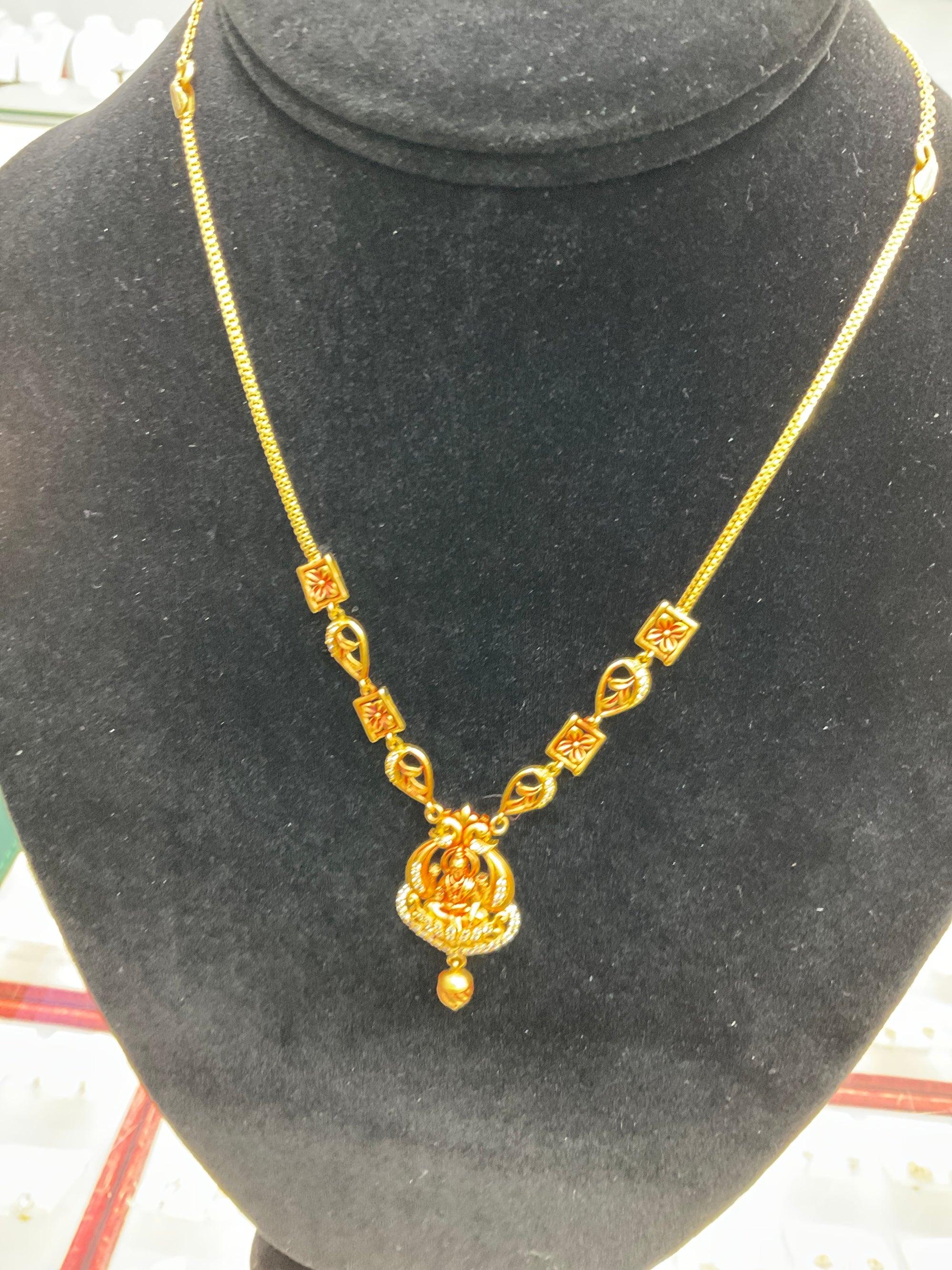 22K Necklace 1802480