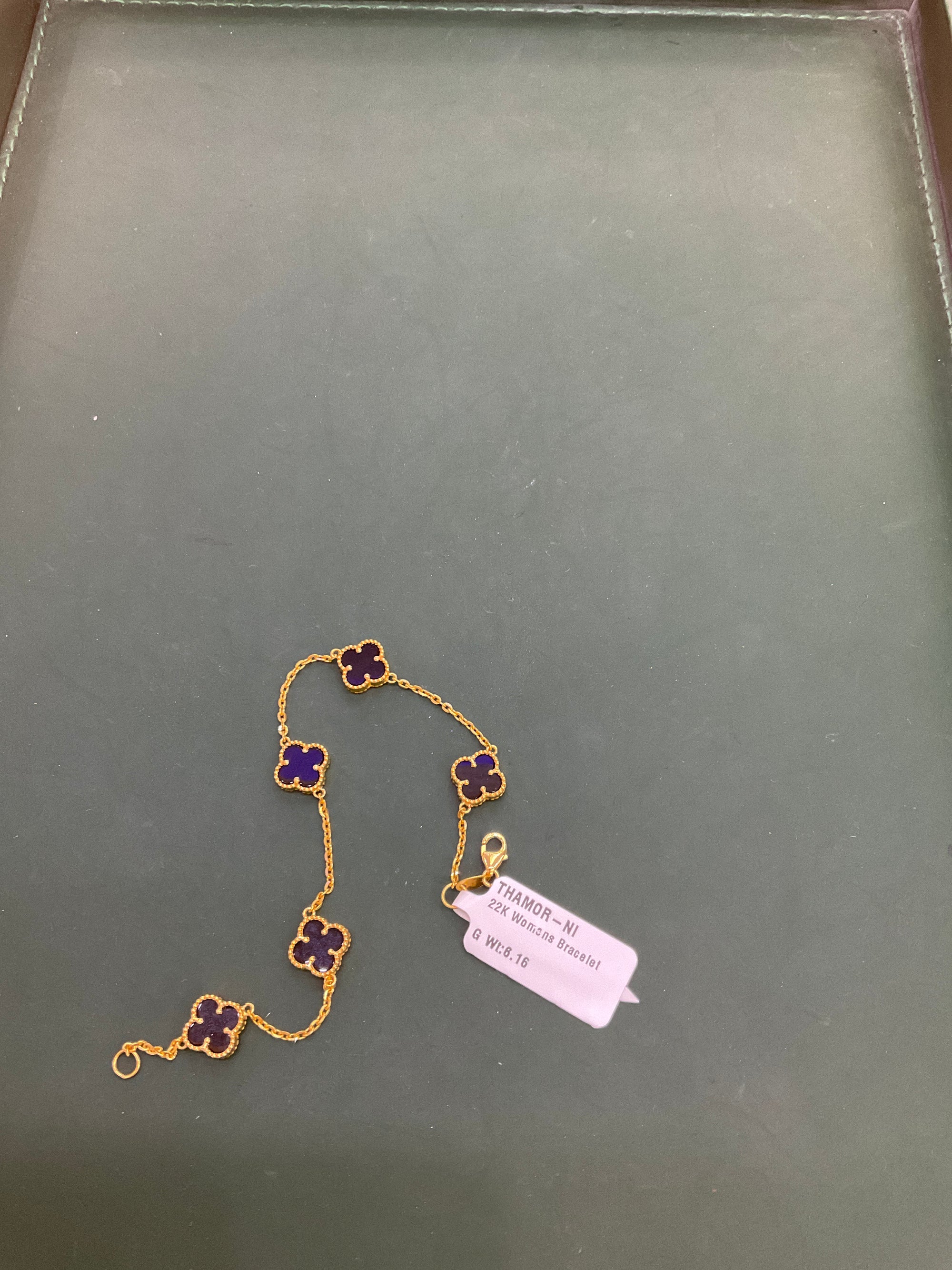 22K Bracelet 1802854