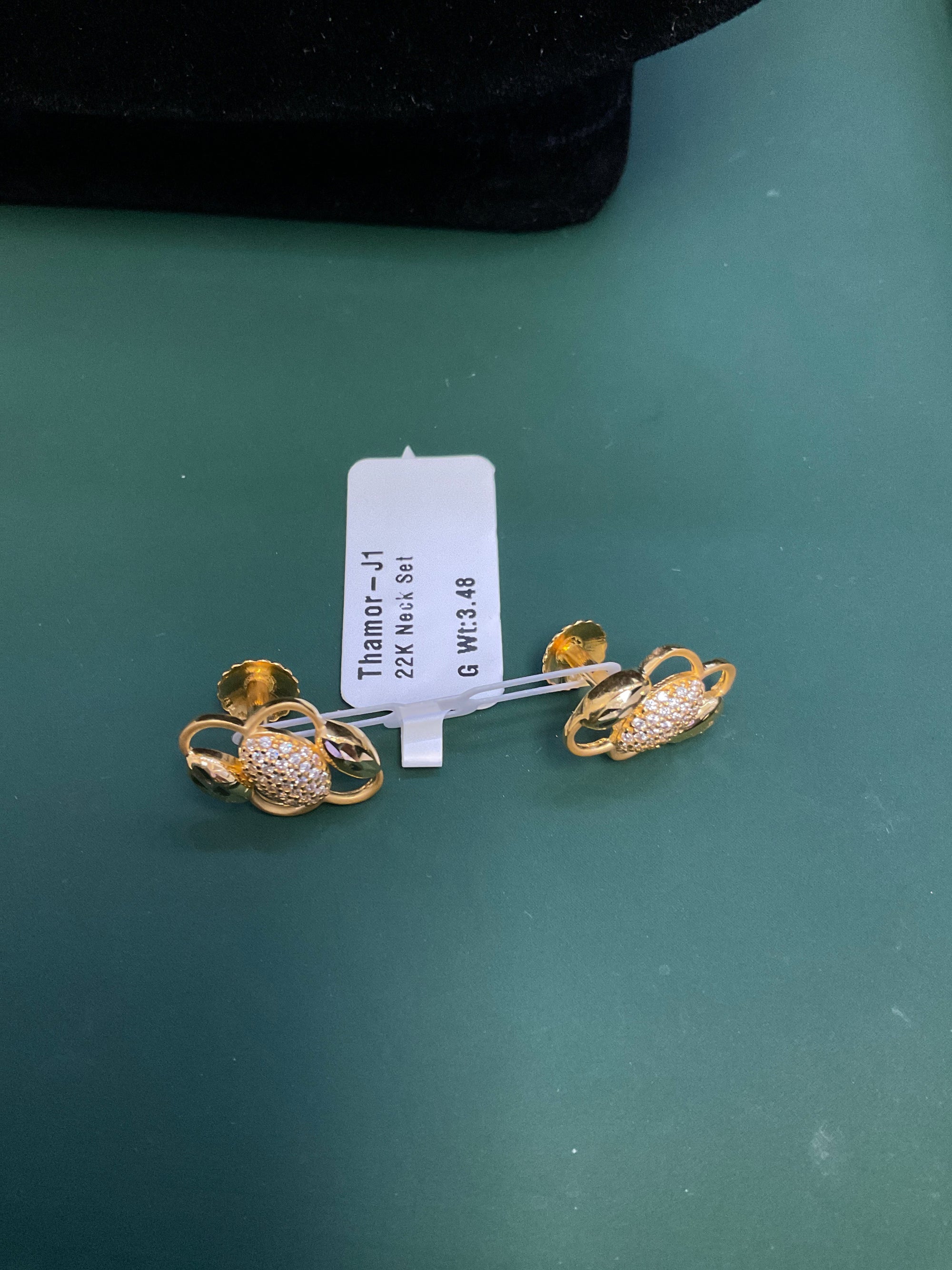 22K Earring 2605689
