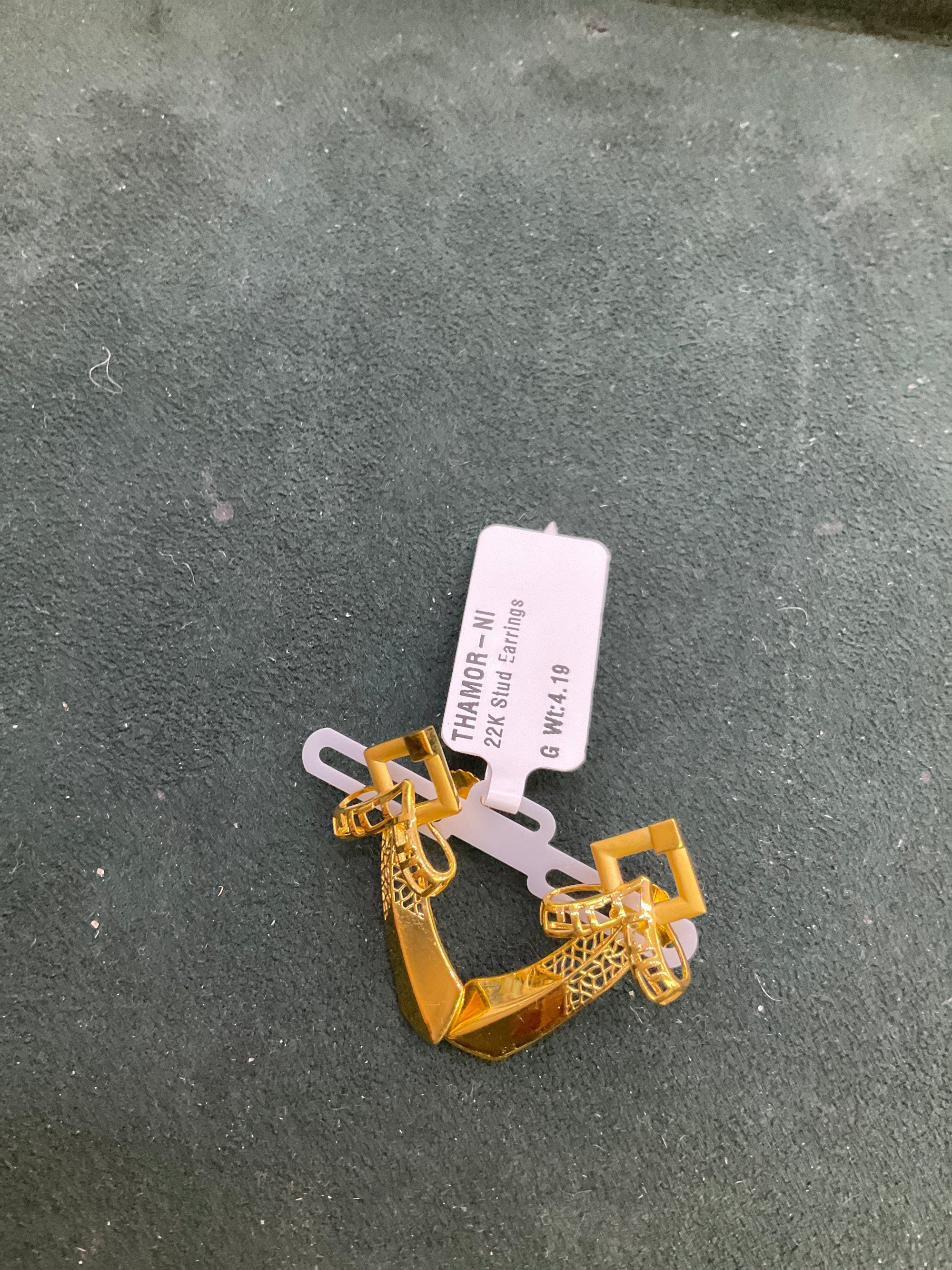 22K Earring 1802706