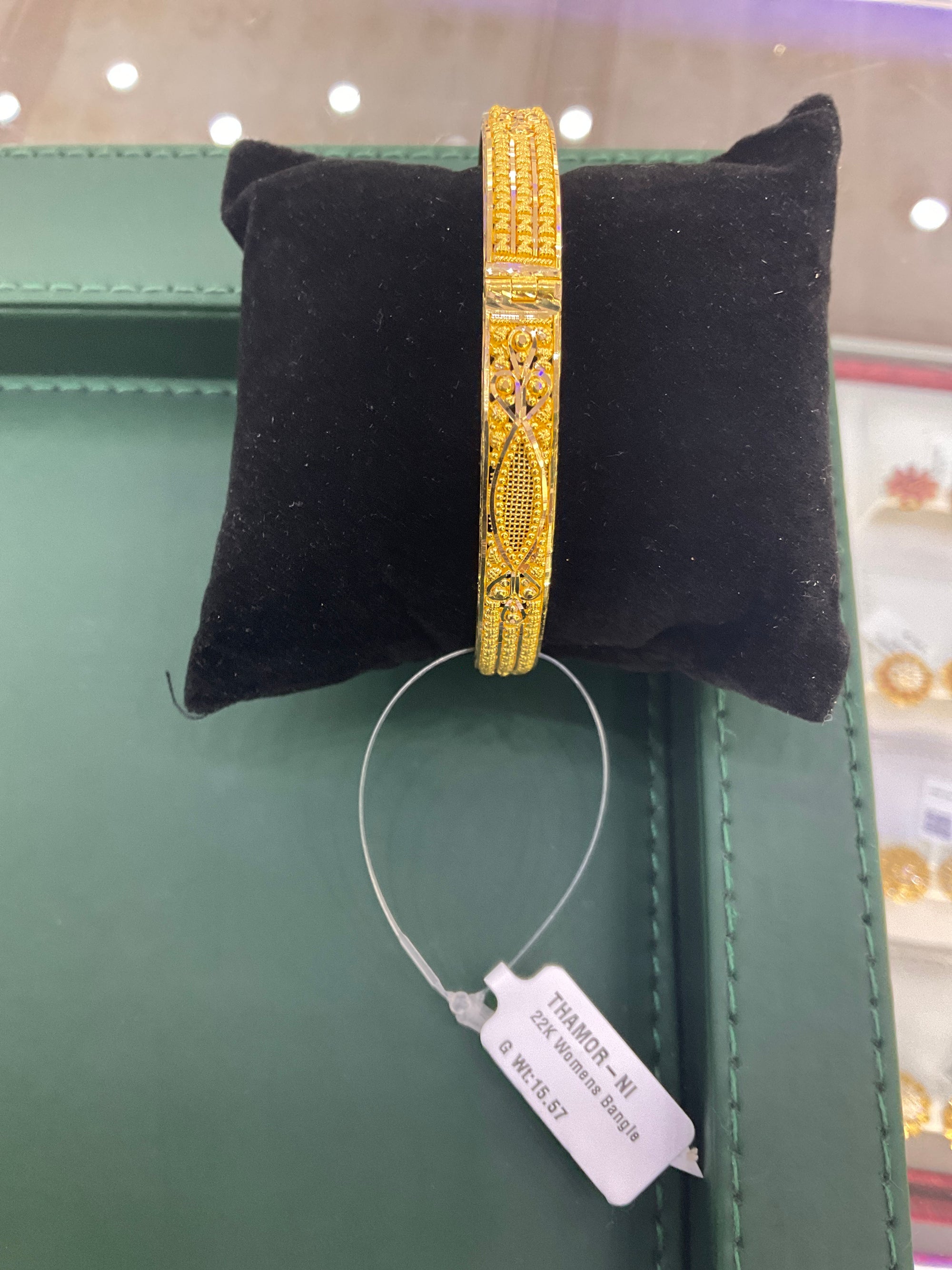 22k Bangle 1802381