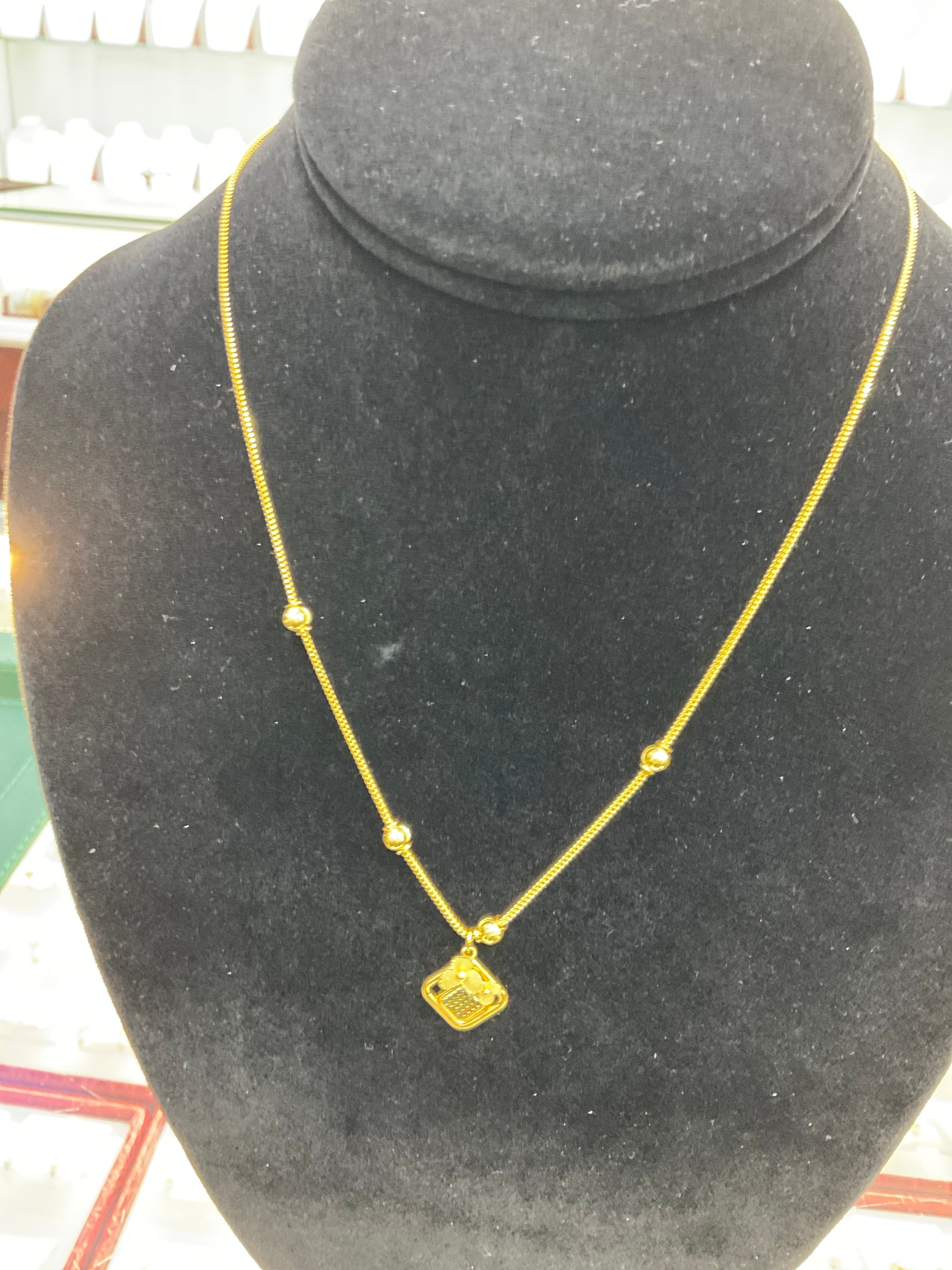 22K Necklace 1802452