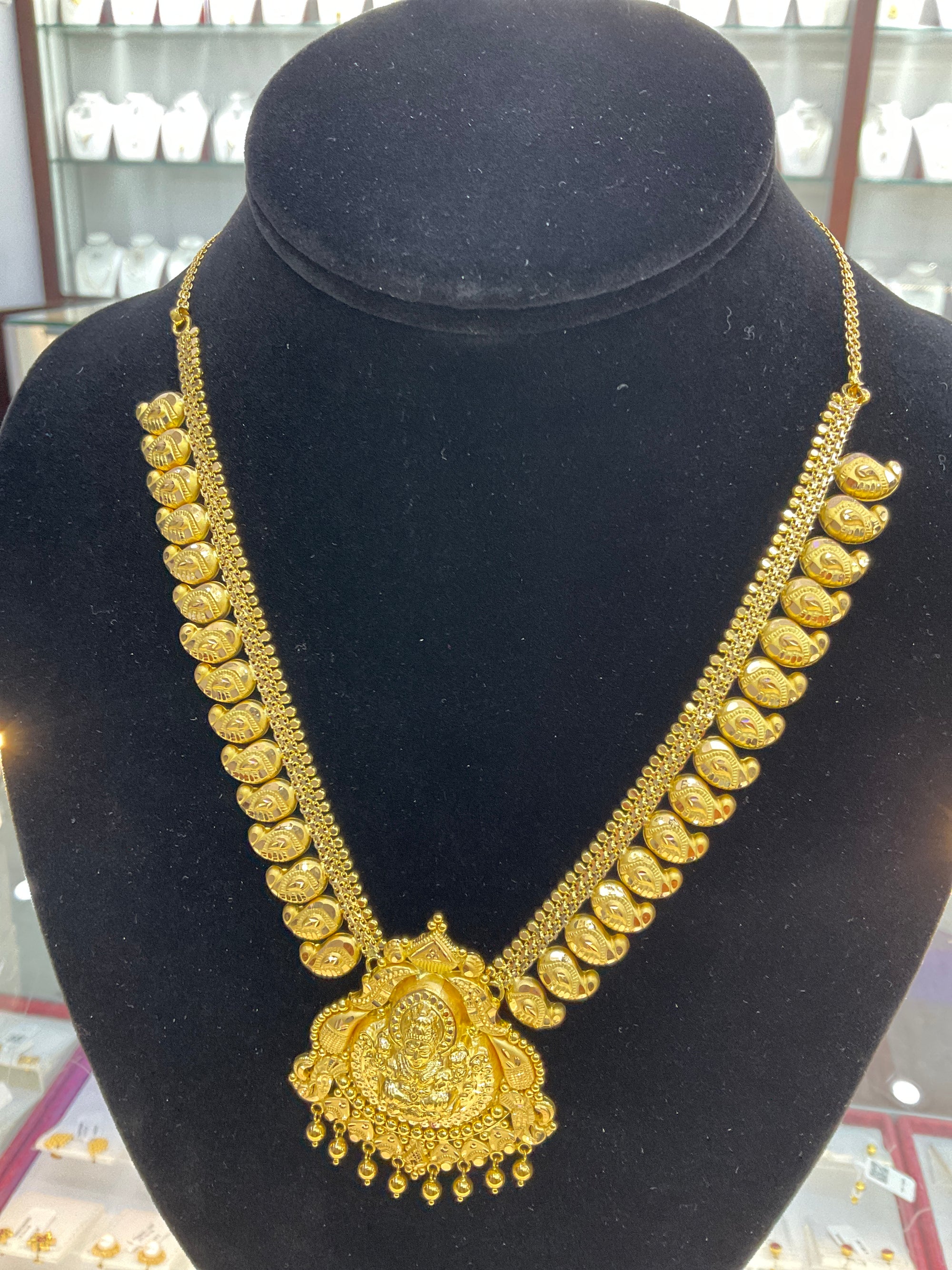 22K Necklace 1802937