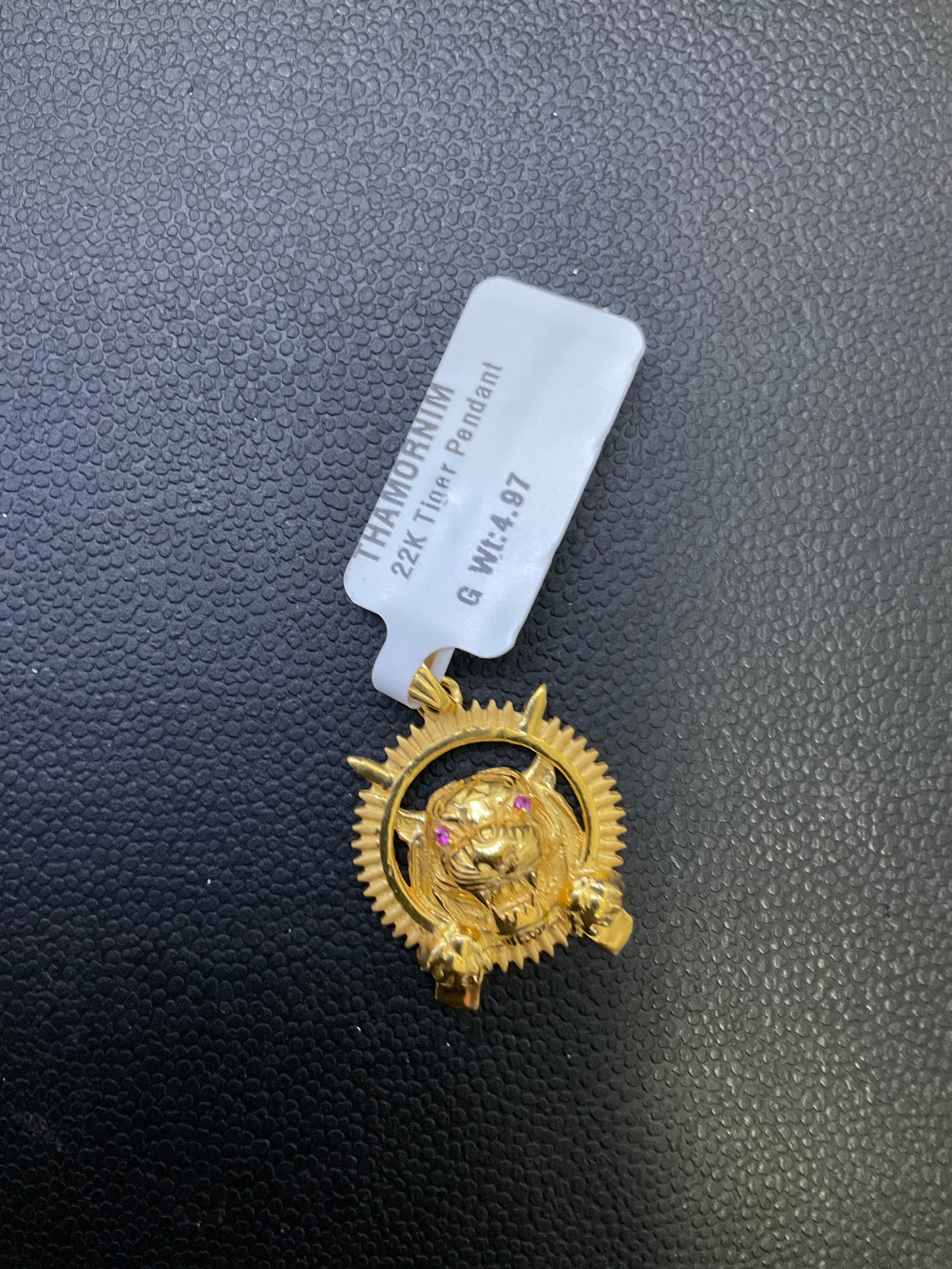 22K Tiger Pendant 2807886