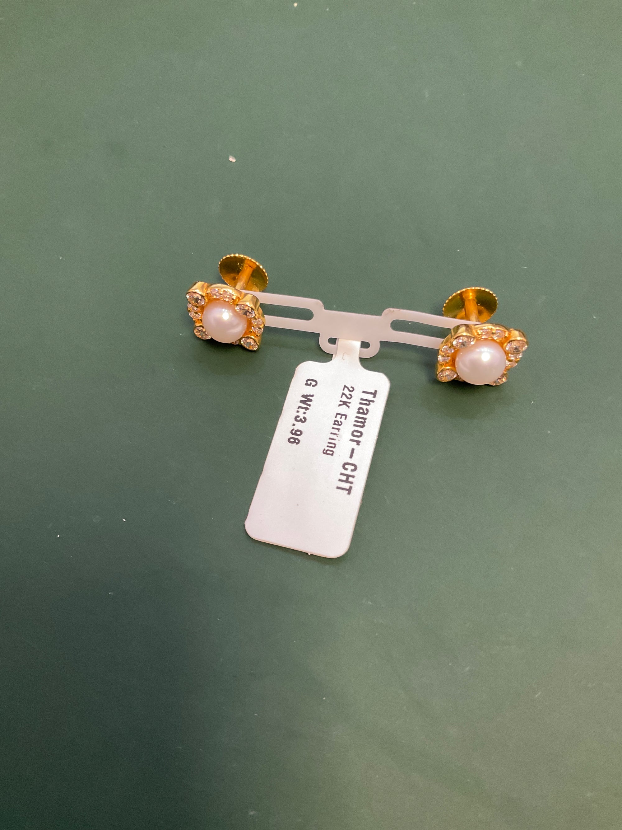 22K Earring 2605931
