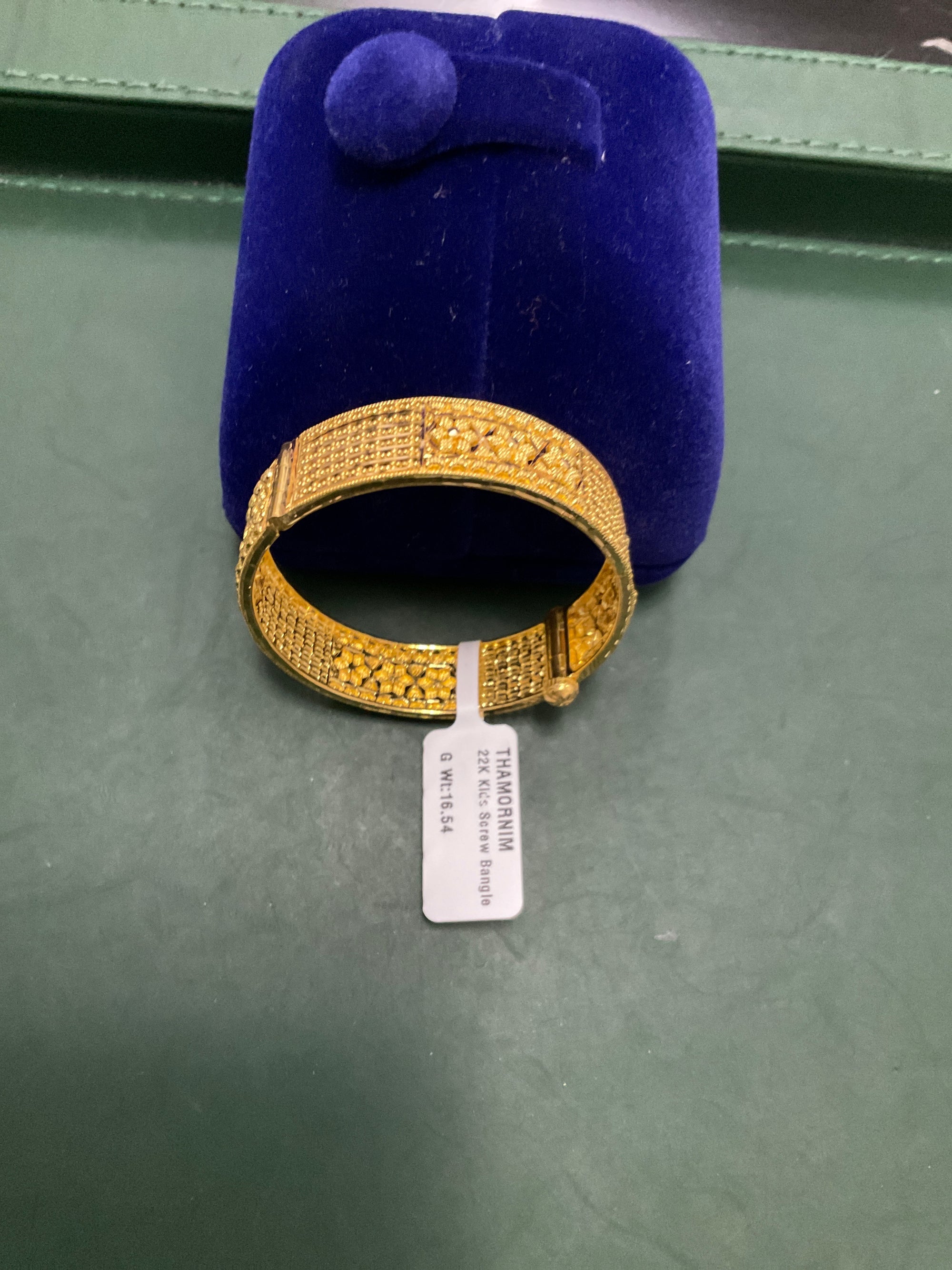 22K Kids Screw Bangle 2807308