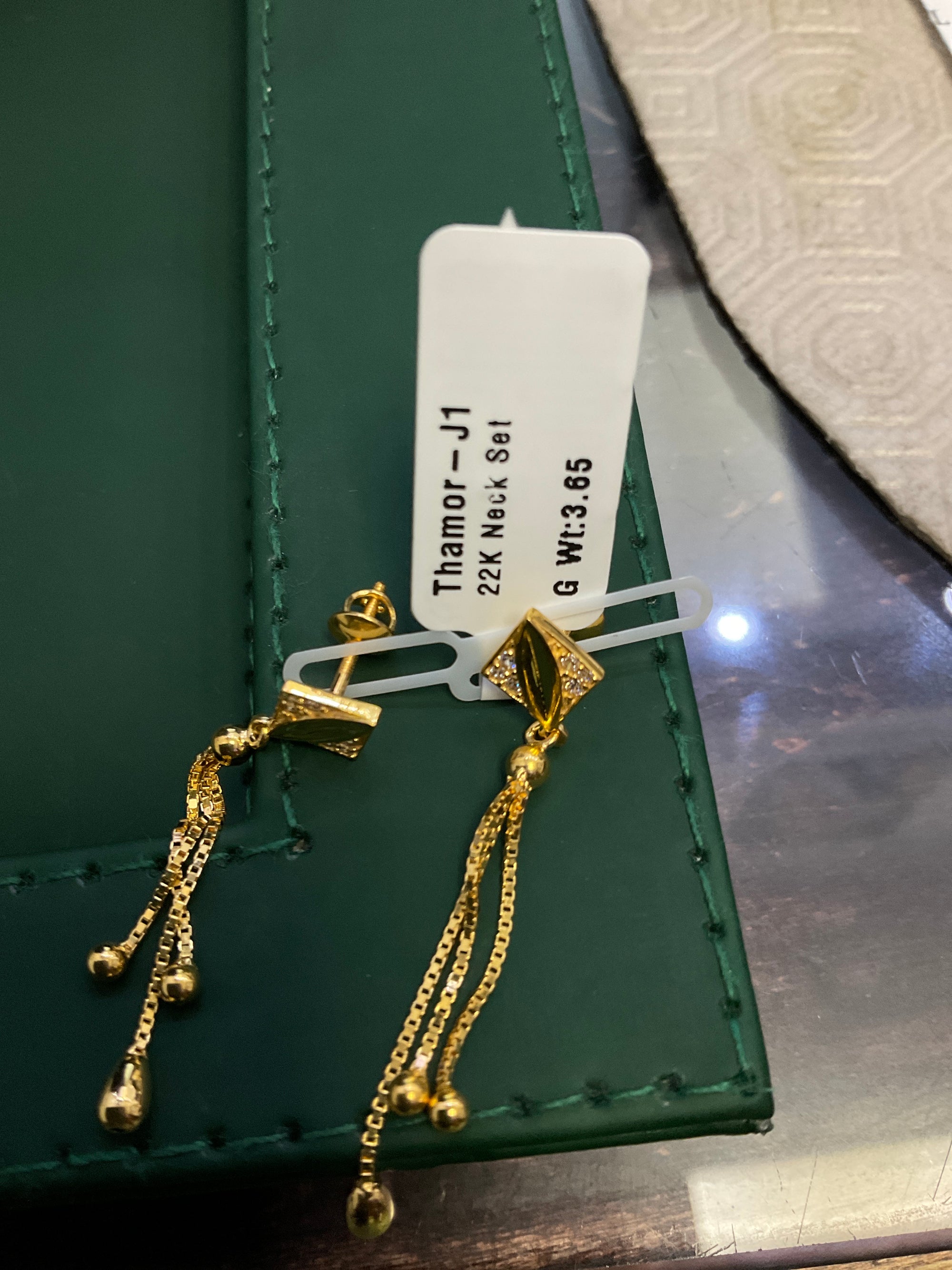 22K Earring 2605687