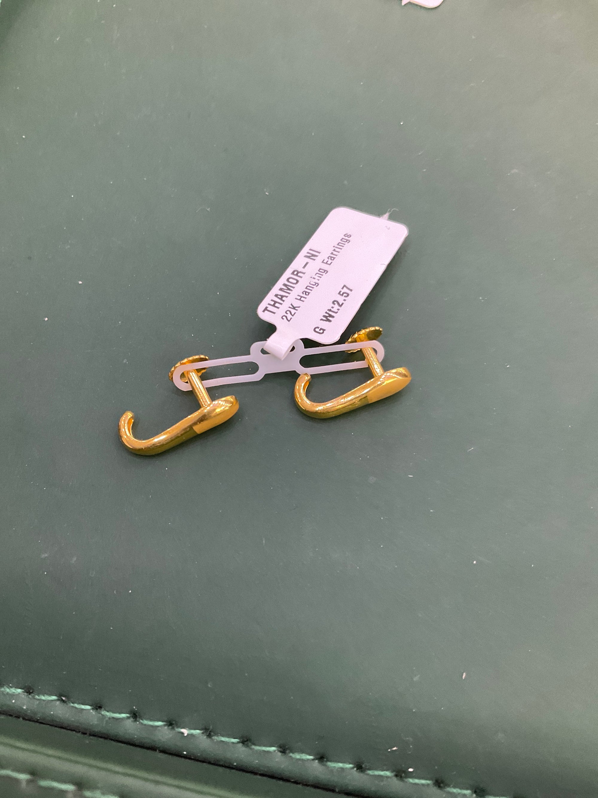 22K Earring 1802735