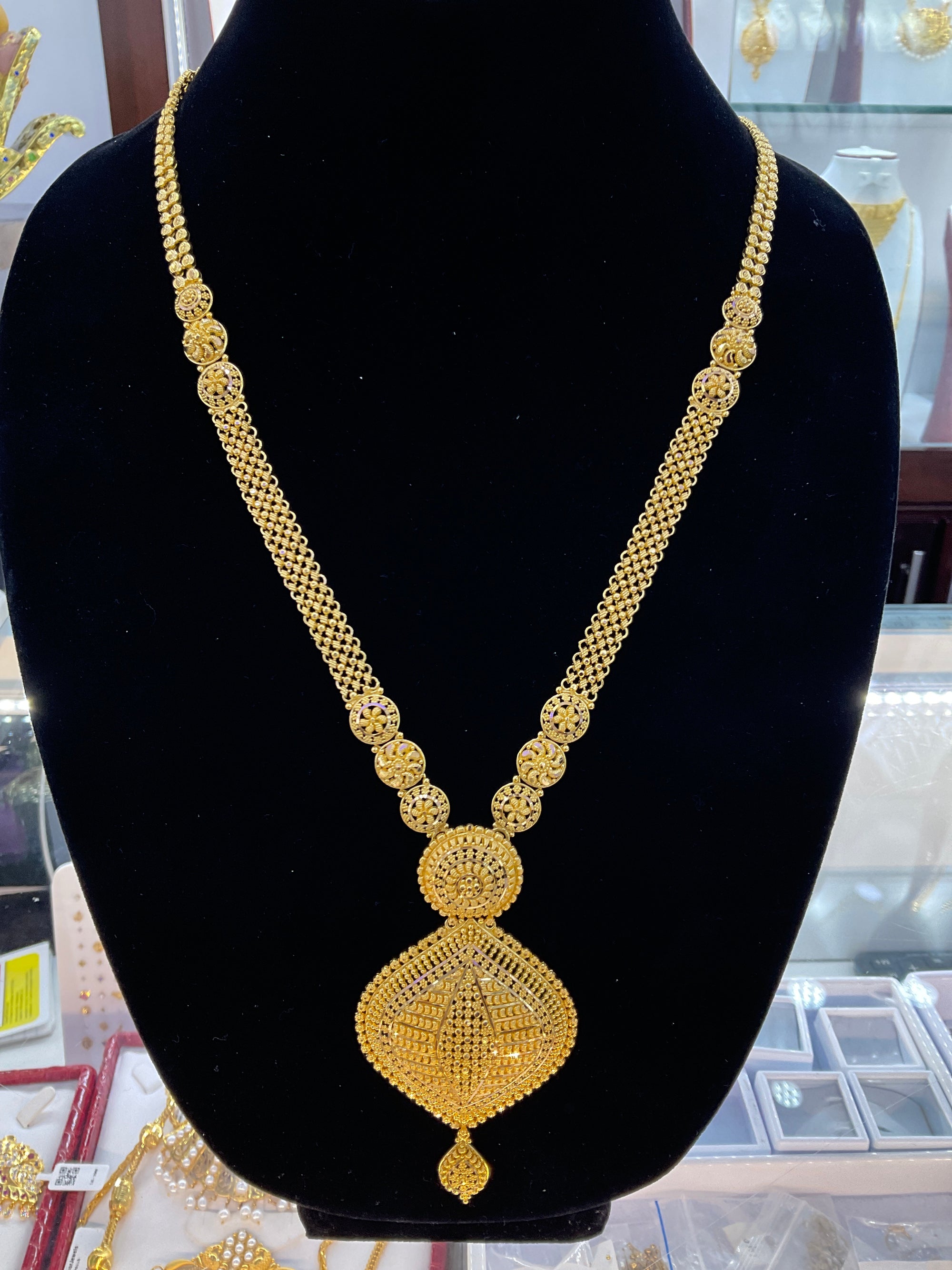 22K Necklace 1712244