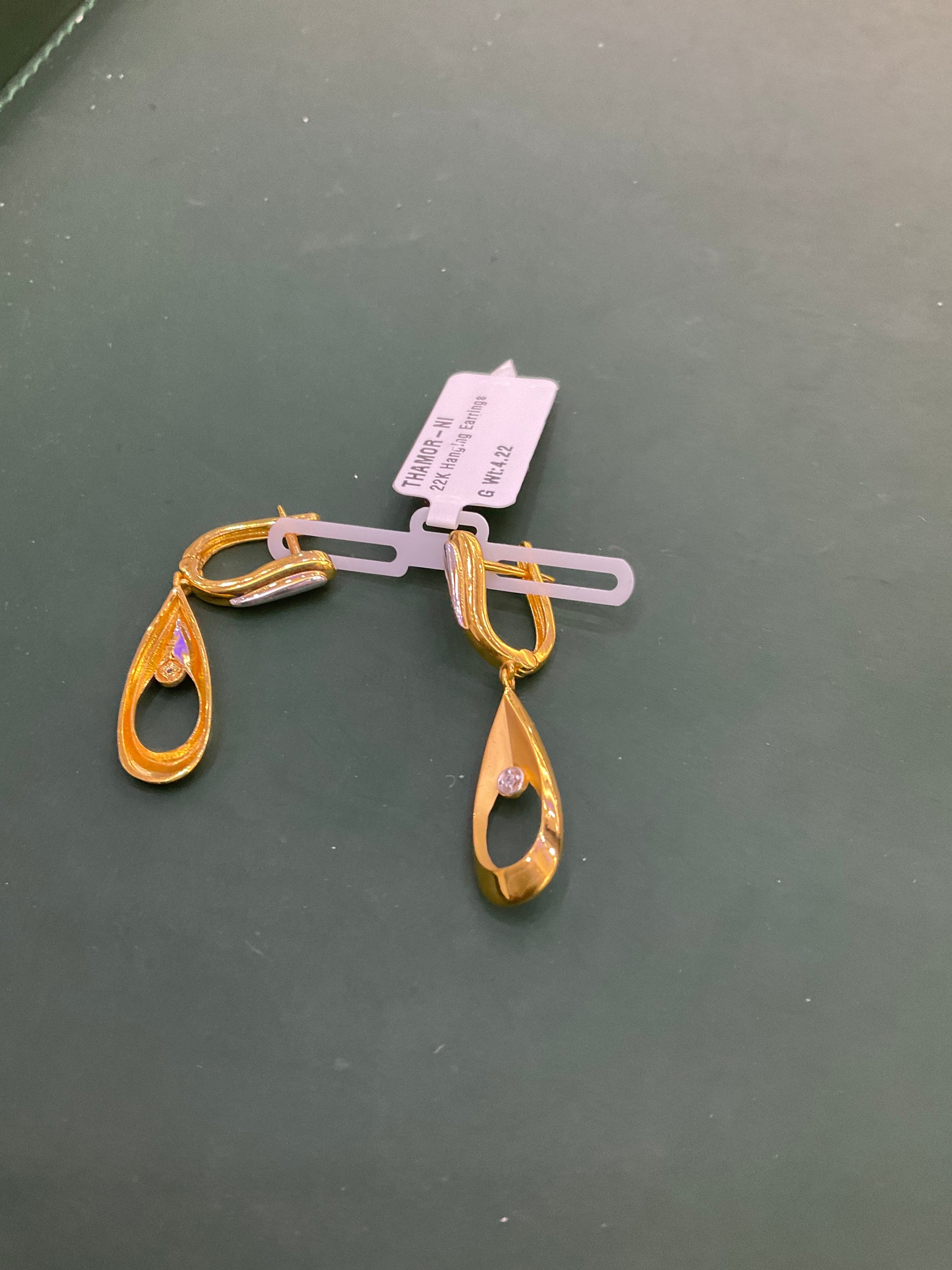 22K Earring 1802729