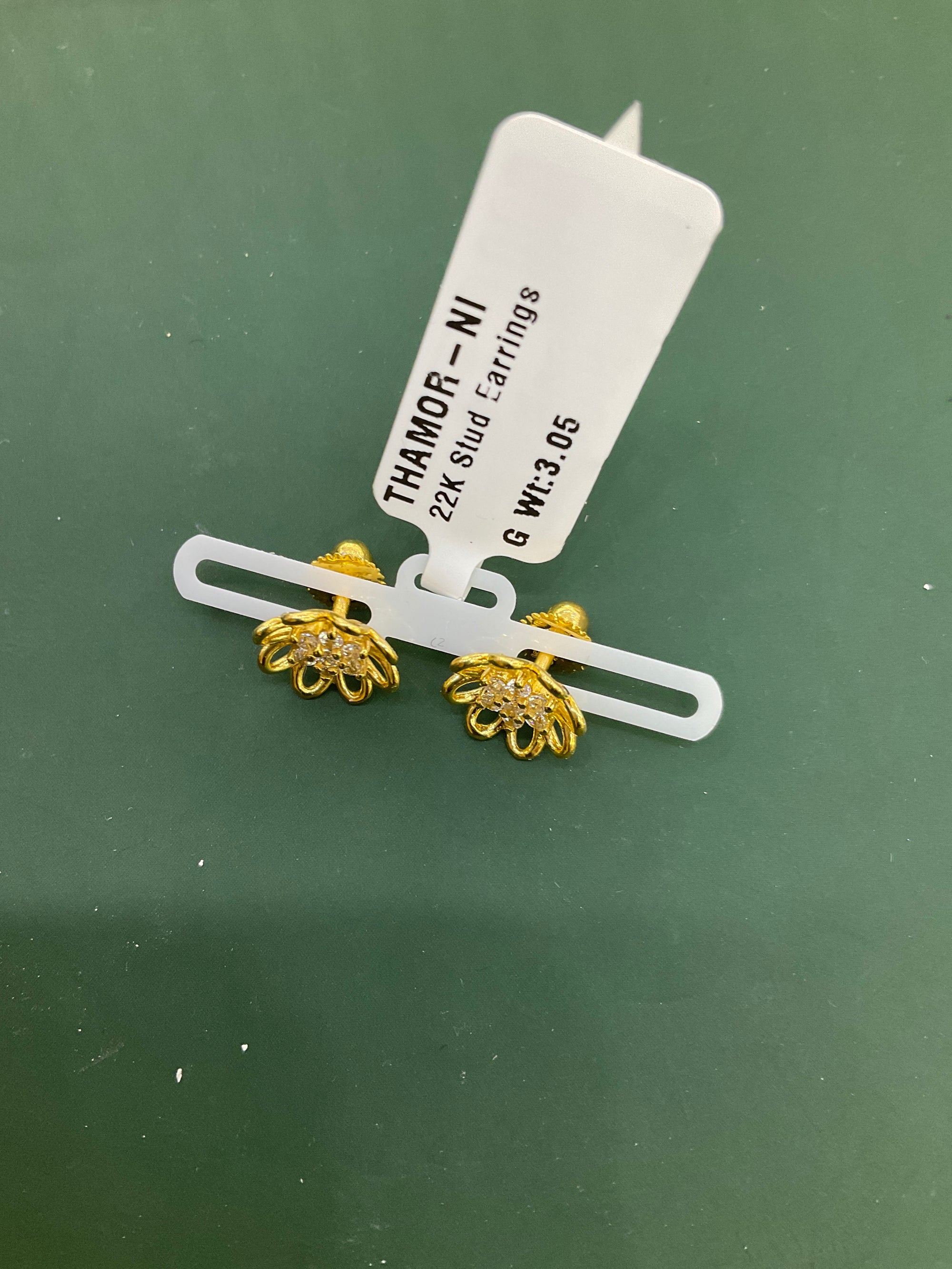 22K Earring 1802679