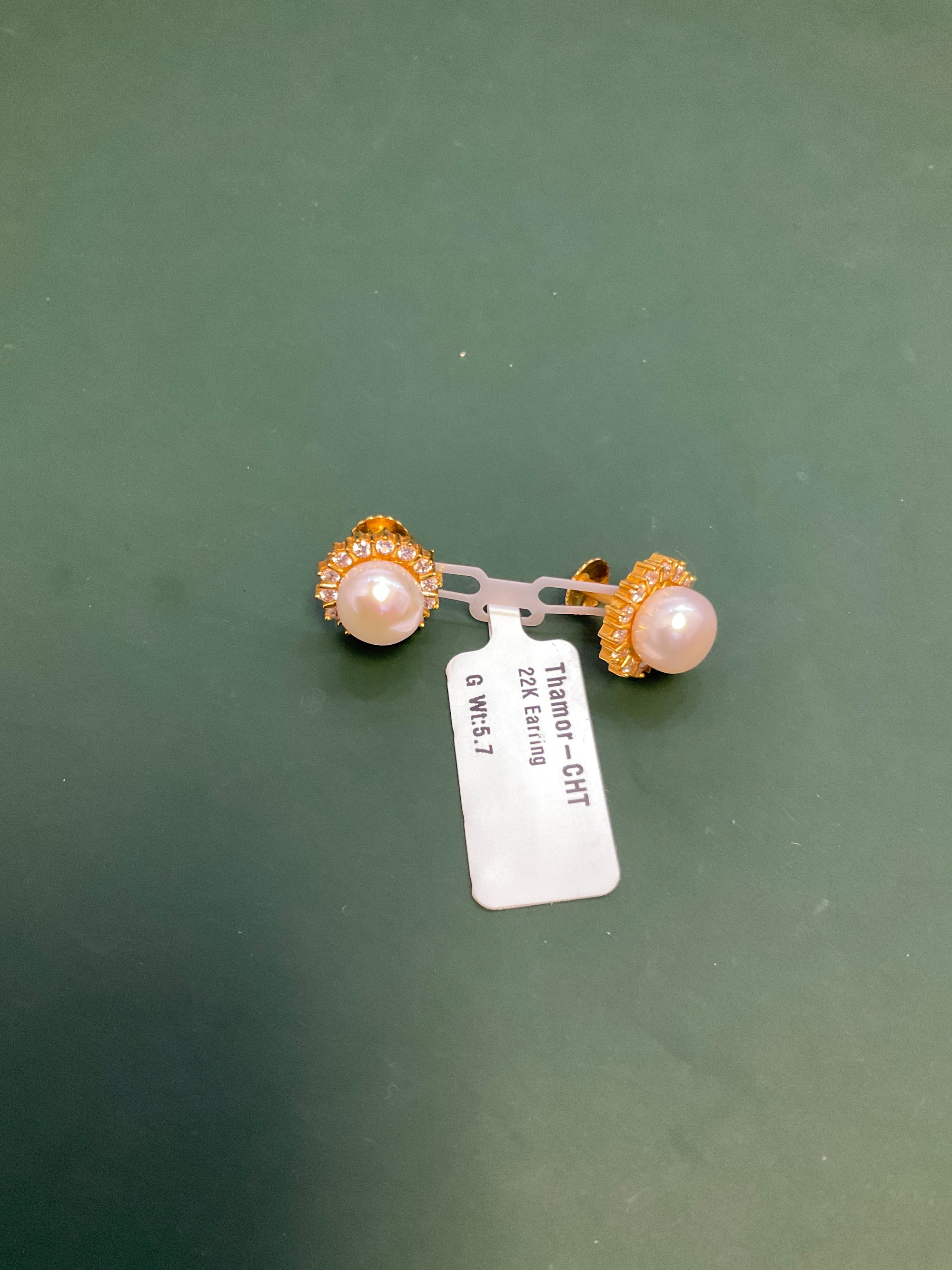22K Earring 2605933