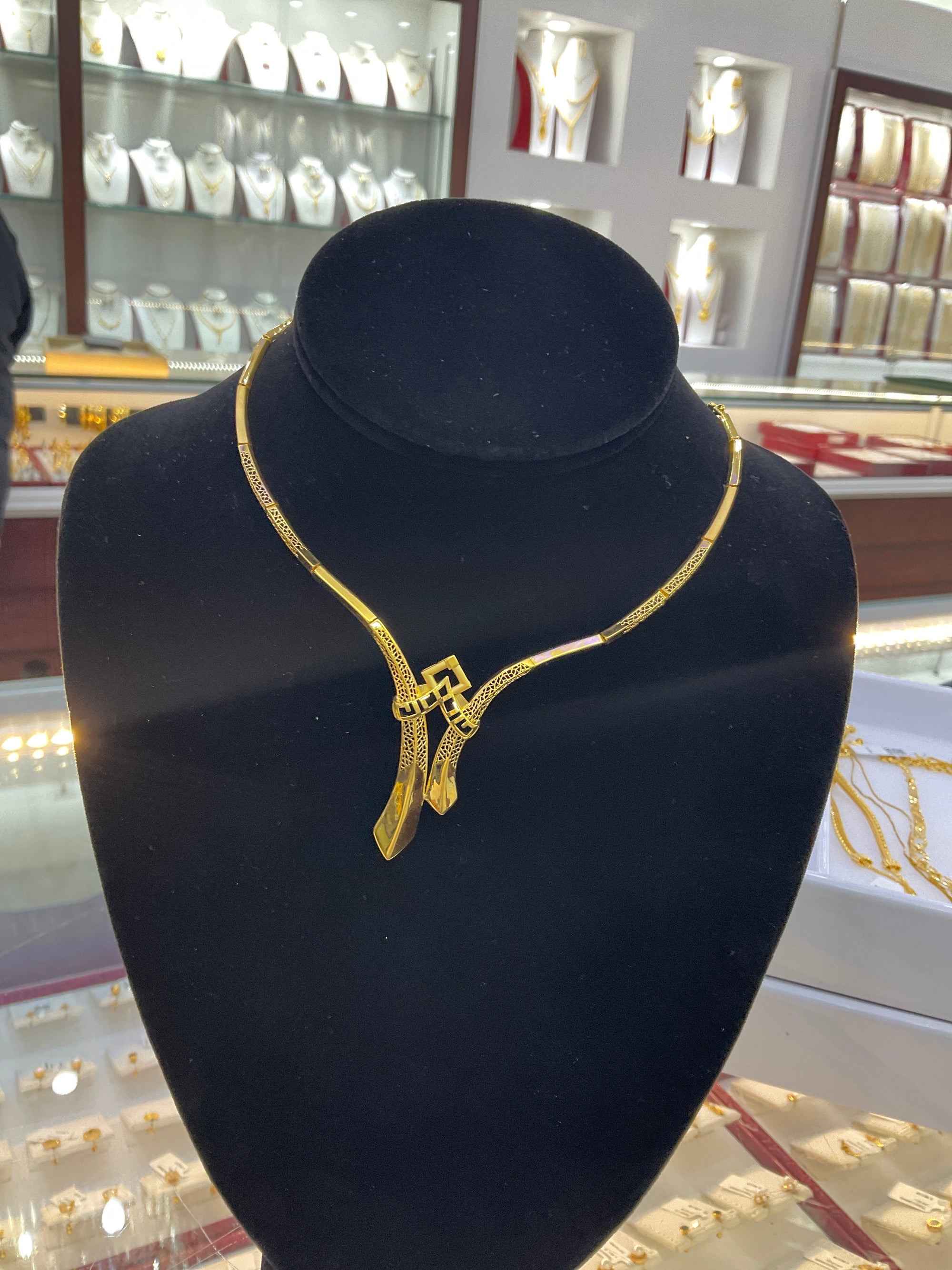 22K Necklace 1802933