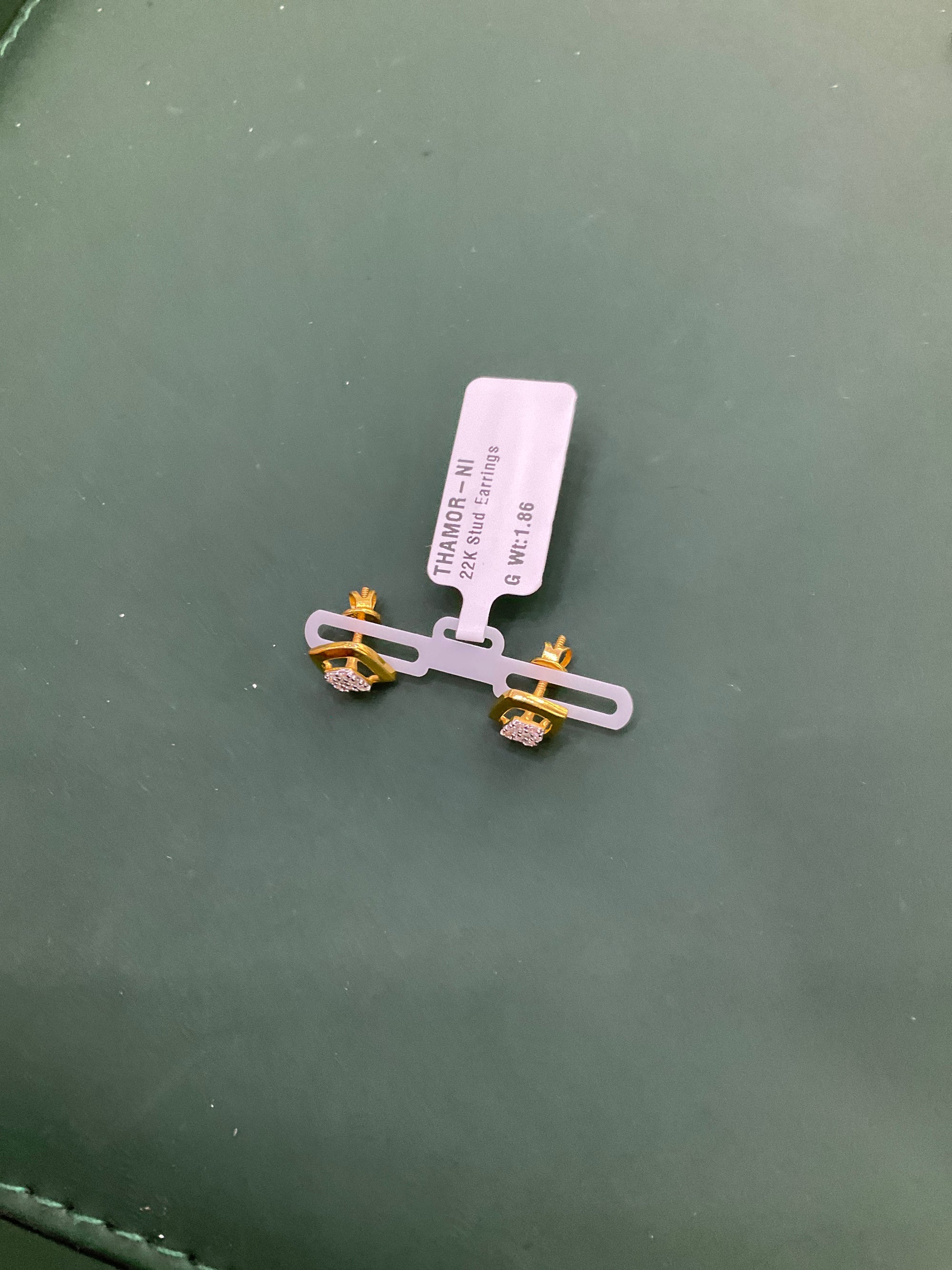 22K Earring 1802703