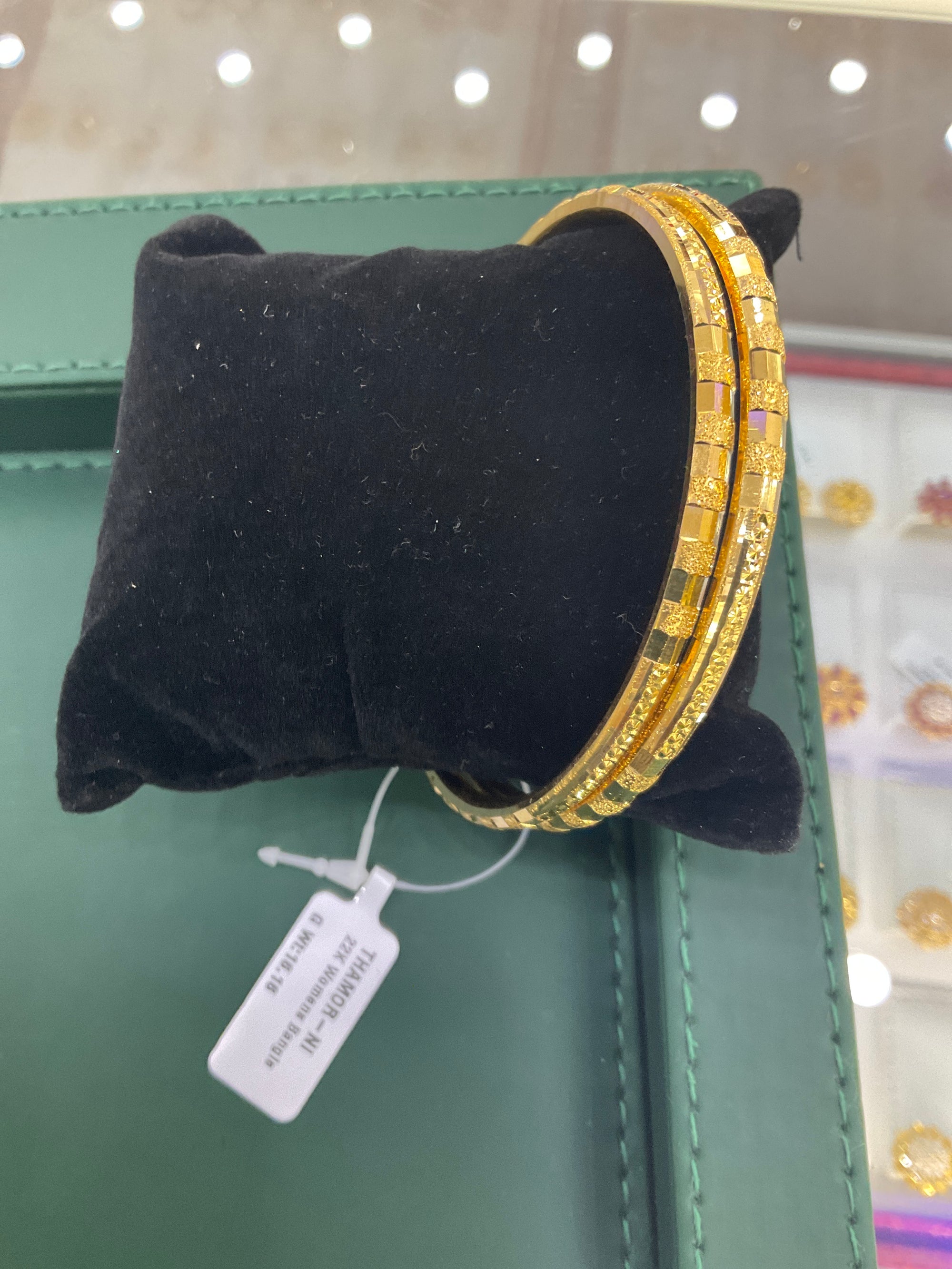 22k Bangle 1802395
