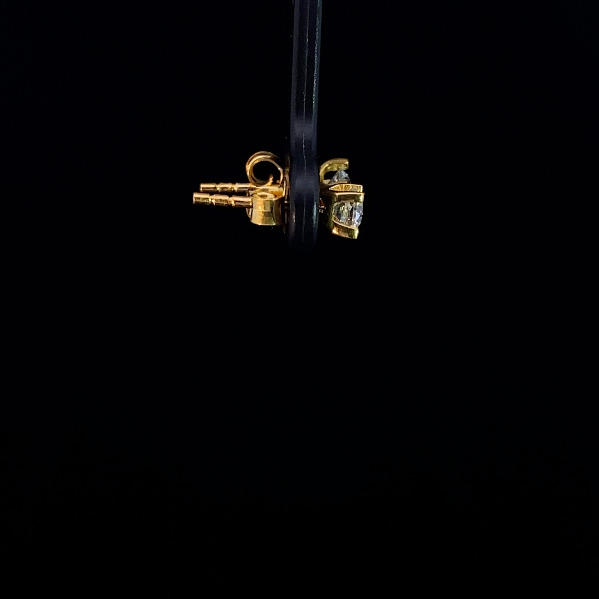 22K Earring 2312172