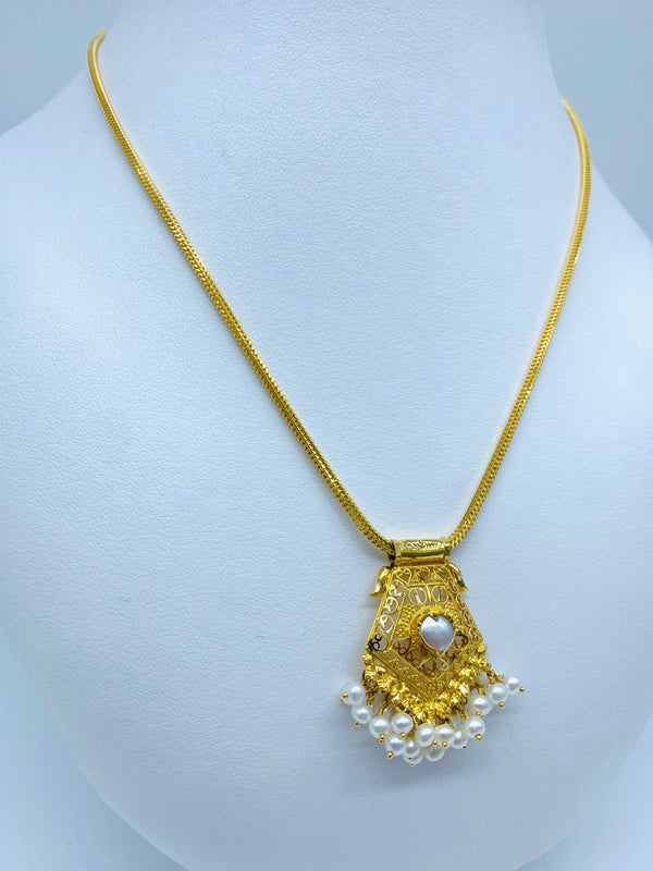 Pearl necklace set crafted with 22k Gold